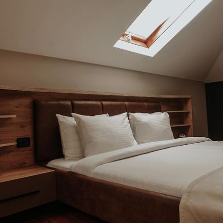 Monun Boutique Hotel Тирана Екстериор снимка