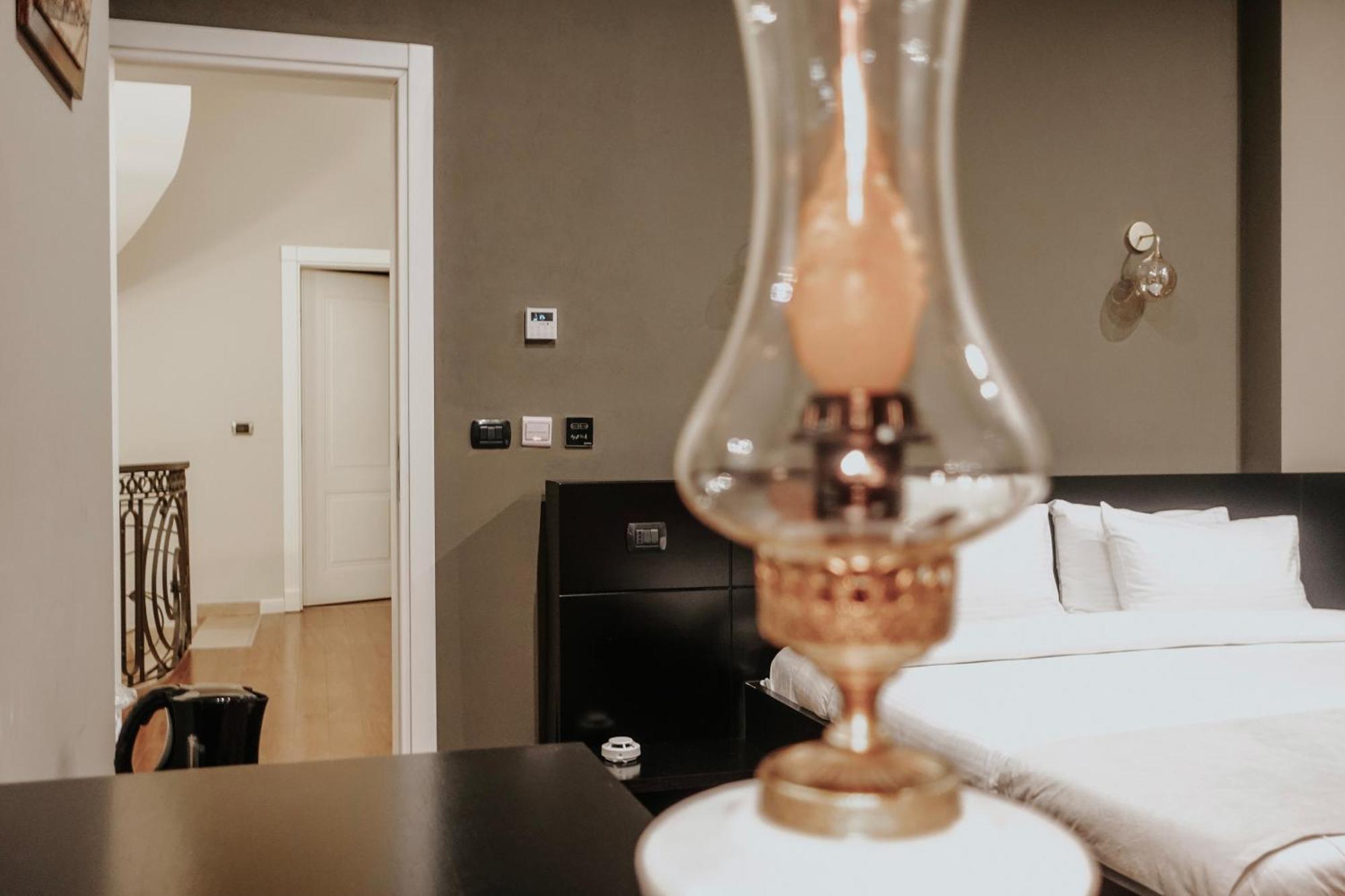 Monun Boutique Hotel Тирана Екстериор снимка
