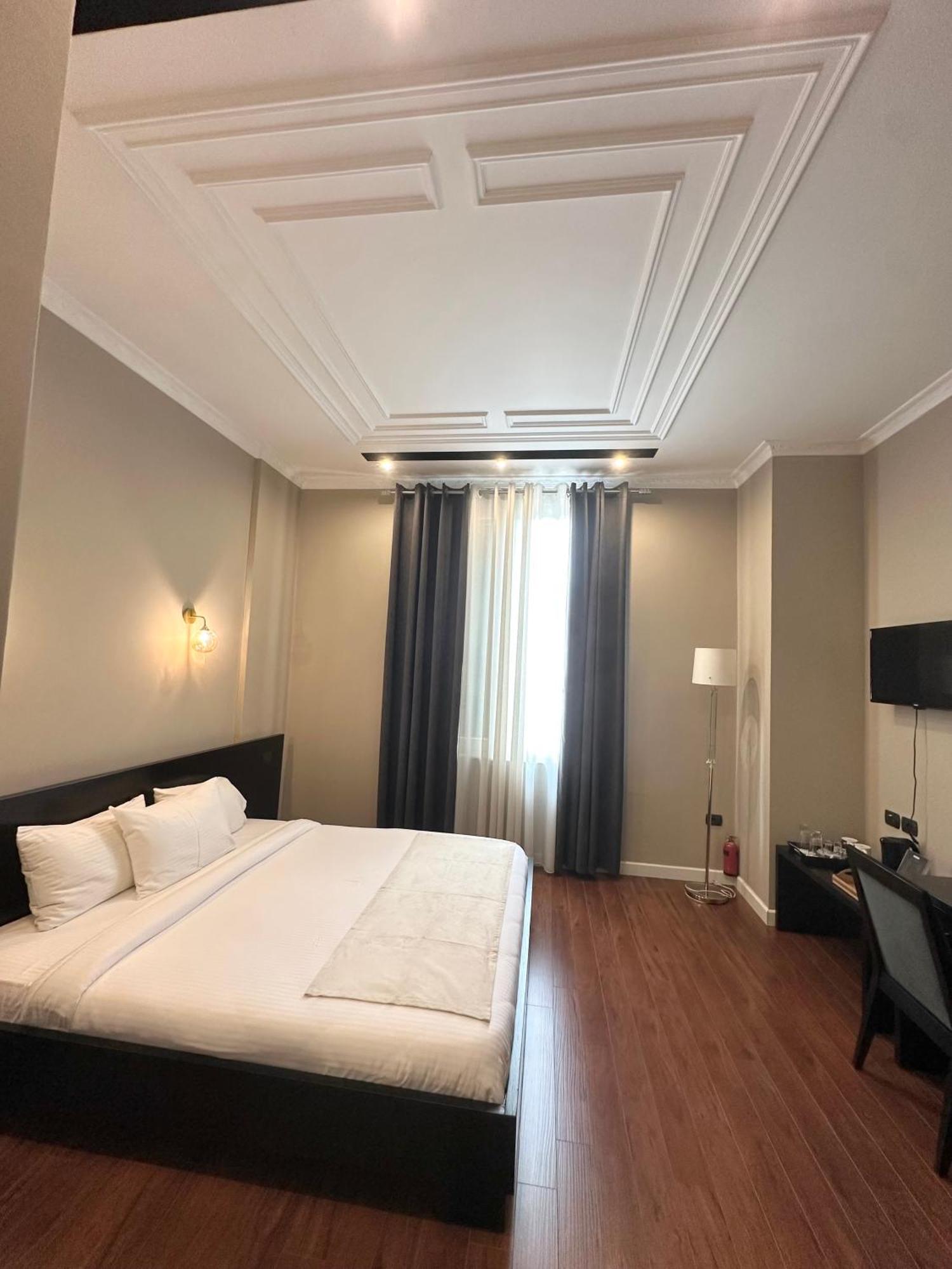 Monun Boutique Hotel Тирана Екстериор снимка