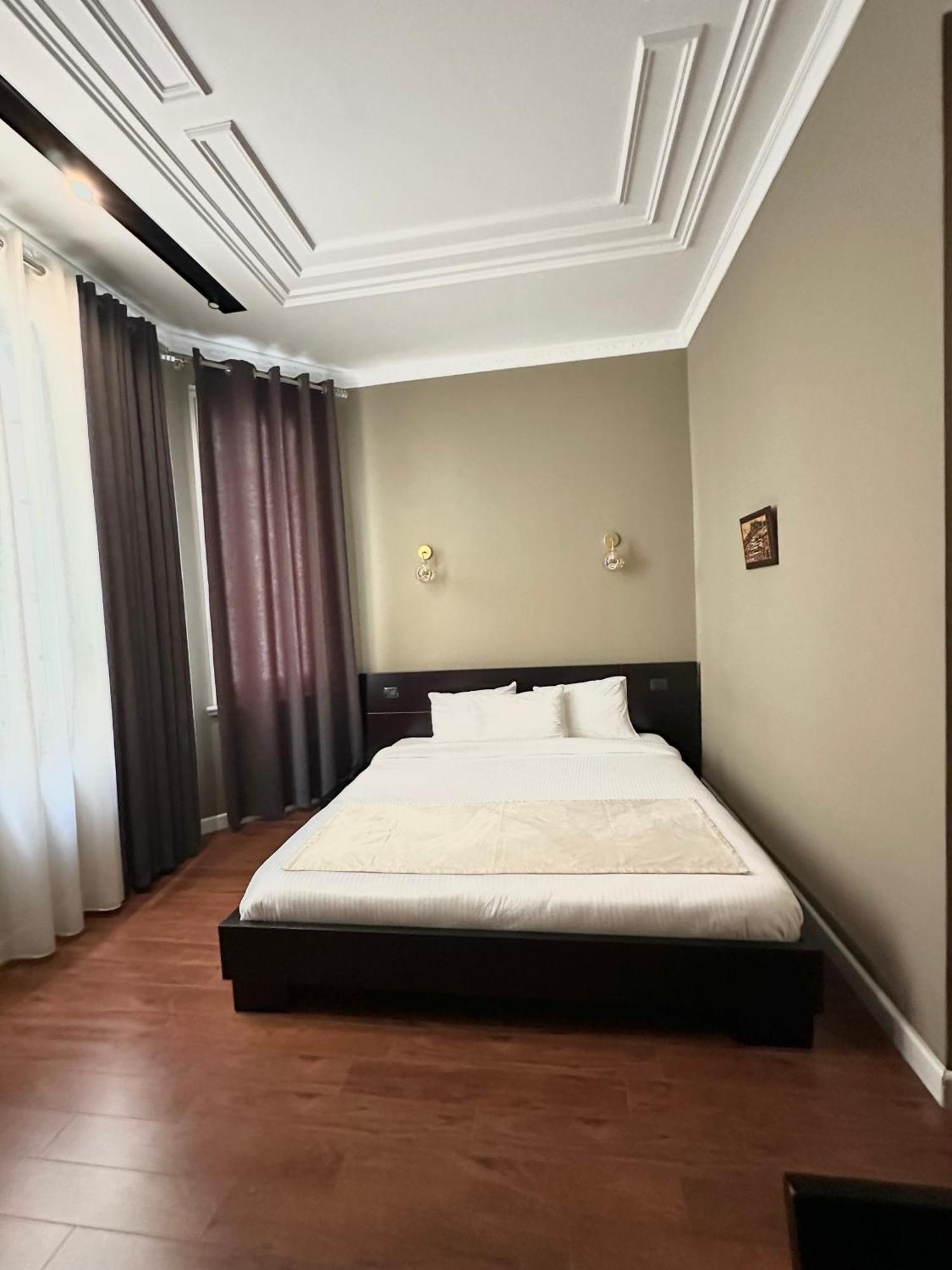 Monun Boutique Hotel Тирана Екстериор снимка